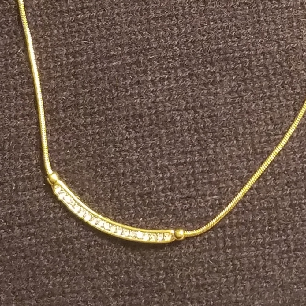 Avon Gold tone necklace with diamond bar 16-18".